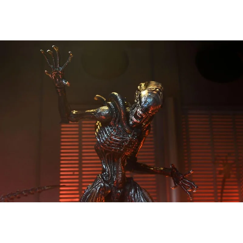 BM-236467 ALIEN ROMULUS - Scorched Xenomorph - Ultimate Figure 18cm