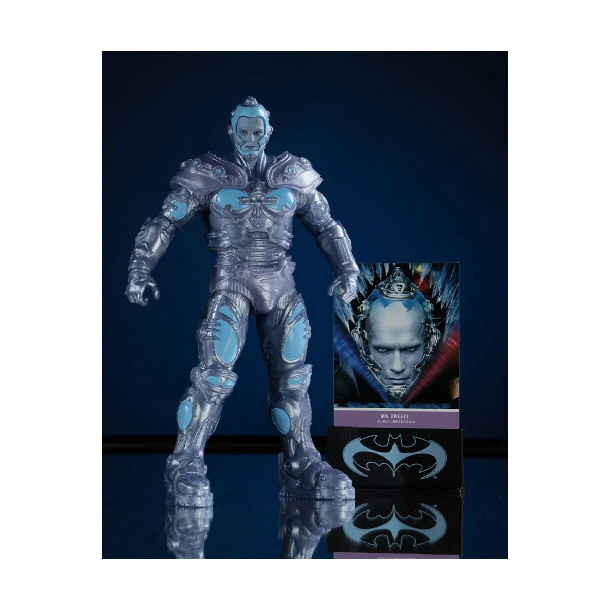 Batman & Robin DC Multiverse Mr. Freeze Figure (Black Light Edition) (Gold Label) 18 cm