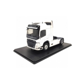  VOLVO TRACTOR FM WHITE